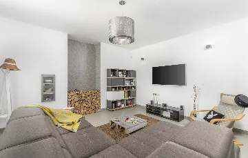 Family Villa with Pool and Sports, Svetvinčenat