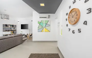 Family Villa with Pool and Sports, Svetvinčenat