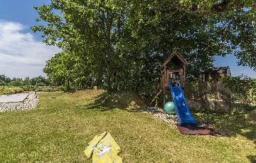 Family Villa with Pool and Sports, Svetvinčenat