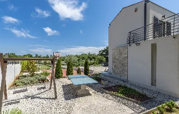 Family Villa with Pool and Sports, Svetvinčenat