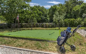 Family Villa with Pool and Sports, Svetvinčenat