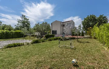 Family Villa with Pool and Sports, Svetvinčenat