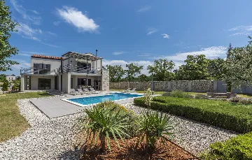 Family Villa with Pool and Sports, Svetvinčenat