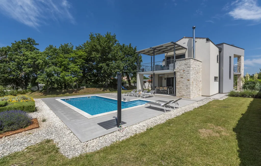 Family Villa with Pool and Sports, Svetvinčenat