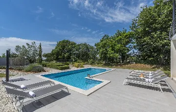 Family Villa with Pool and Sports, Svetvinčenat