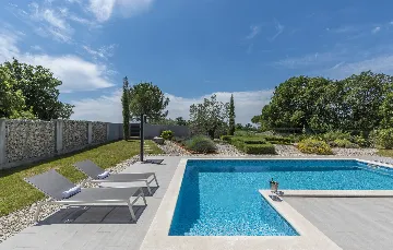 Family Villa with Pool and Sports, Svetvinčenat