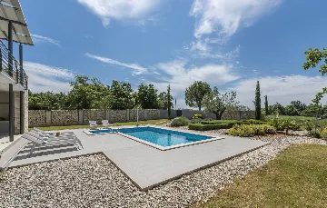Family Villa with Pool and Sports, Svetvinčenat