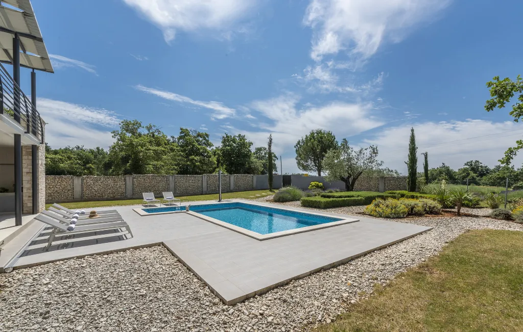 Family Villa with Pool and Sports, Svetvinčenat