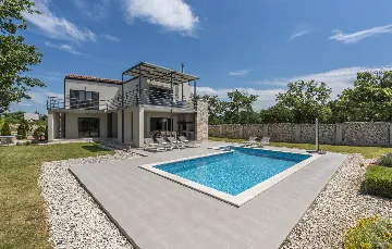 Family Villa with Pool and Sports, Svetvinčenat