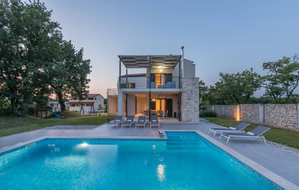 Family Villa with Pool and Sports, Svetvinčenat