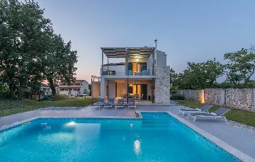 Family Villa with Pool and Sports, Svetvinčenat