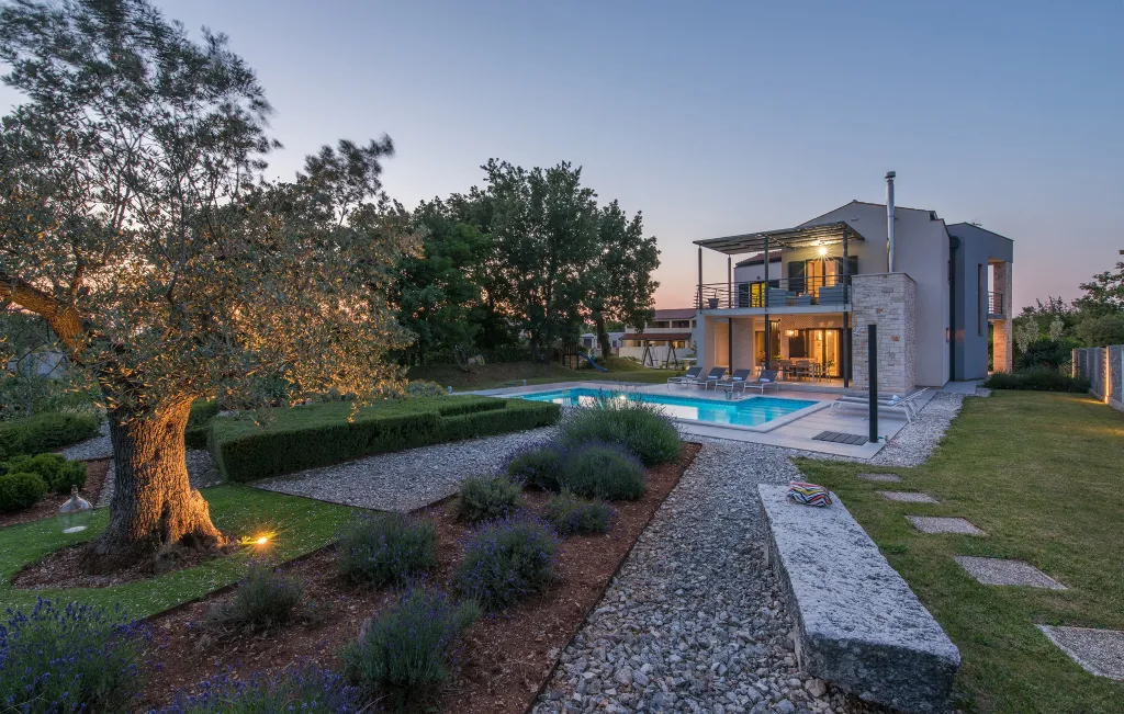 Family Villa with Pool and Sports, Svetvinčenat