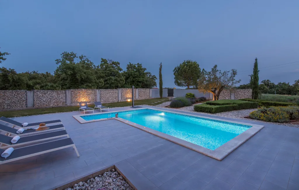 Family Villa with Pool and Sports, Svetvinčenat