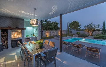 Family Villa with Pool and Sports, Svetvinčenat