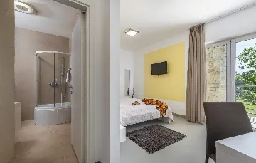 Family Villa with Pool and Sports, Svetvinčenat