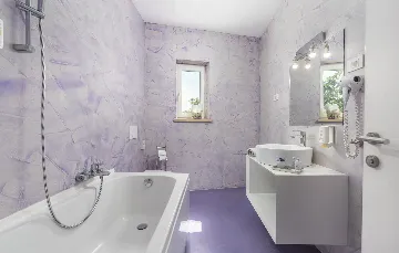 Family Villa with Pool and Sports, Svetvinčenat