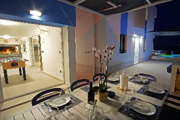 Contemporary 5-Bedroom Villa with Heated Pool, Seget Donji