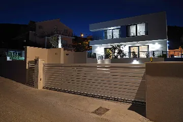 Contemporary 5-Bedroom Villa with Heated Pool, Seget Donji