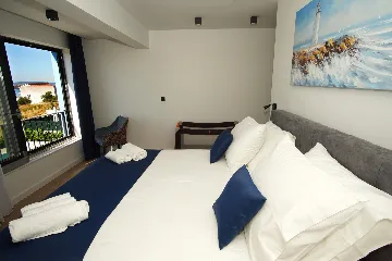 Contemporary 5-Bedroom Villa with Heated Pool, Seget Donji