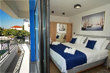 Contemporary 5-Bedroom Villa with Heated Pool, Seget Donji