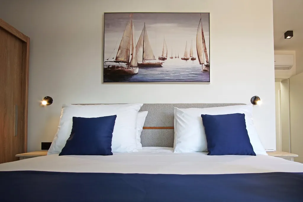 Contemporary 5-Bedroom Villa with Heated Pool, Seget Donji