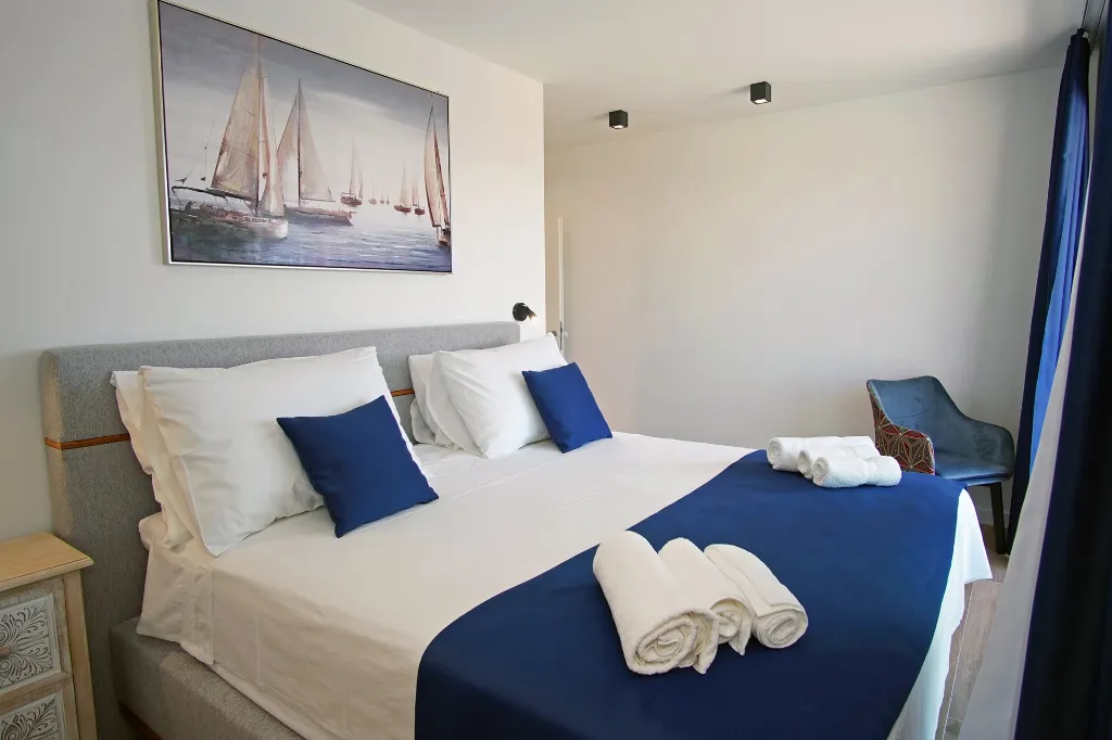Contemporary 5-Bedroom Villa with Heated Pool, Seget Donji