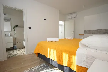 Contemporary 5-Bedroom Villa with Heated Pool, Seget Donji