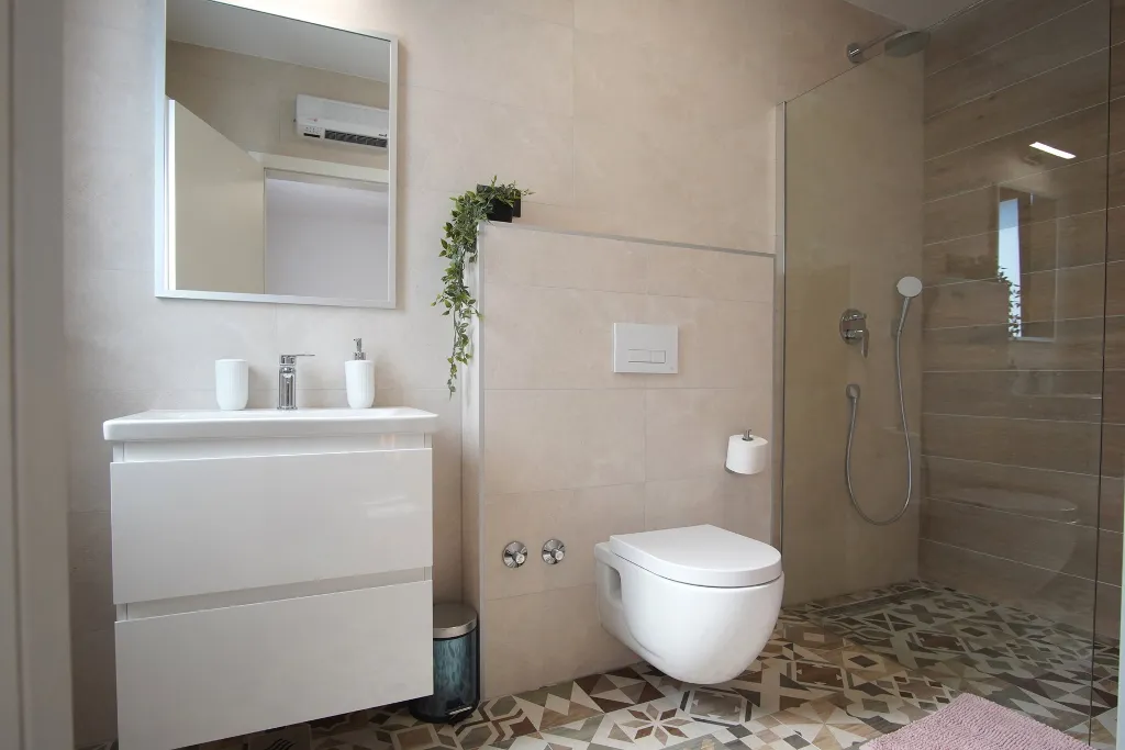 Contemporary 5-Bedroom Villa with Heated Pool, Seget Donji