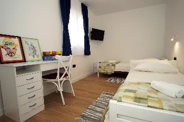 Contemporary 5-Bedroom Villa with Heated Pool, Seget Donji