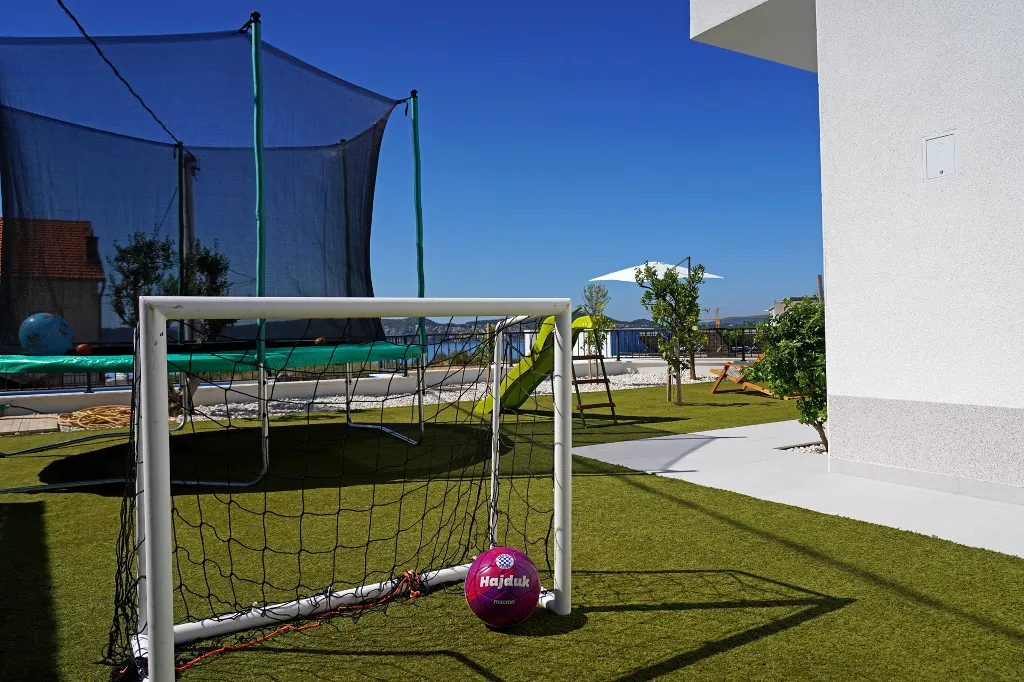 Contemporary 5-Bedroom Villa with Heated Pool, Seget Donji