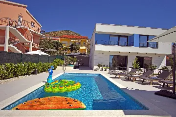Contemporary 5-Bedroom Villa with Heated Pool, Seget Donji