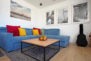 Contemporary 5-Bedroom Villa with Heated Pool, Seget Donji