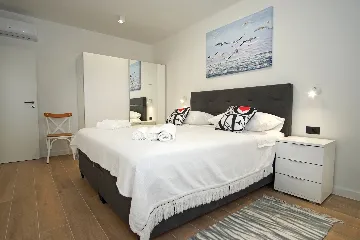 Contemporary 5-Bedroom Villa with Heated Pool, Seget Donji