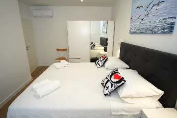 Contemporary 5-Bedroom Villa with Heated Pool, Seget Donji