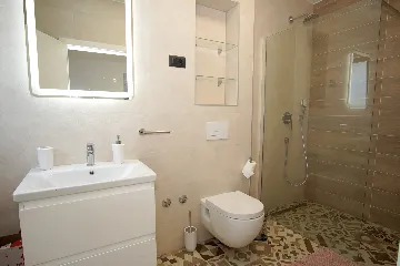 Contemporary 5-Bedroom Villa with Heated Pool, Seget Donji