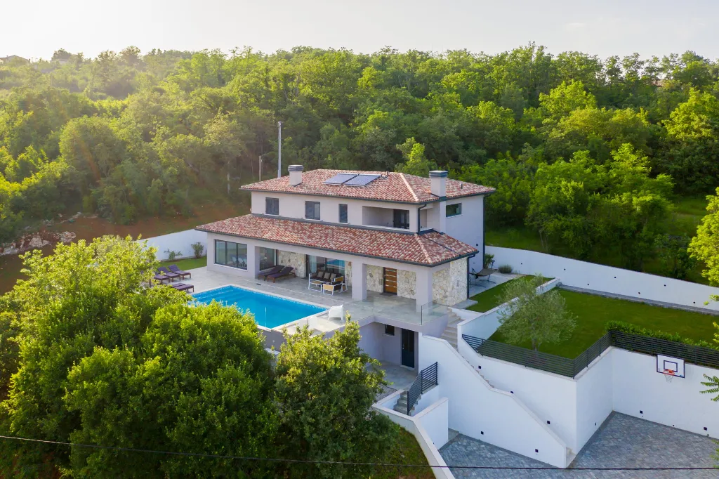 Modern Family Villa with Pool in Labin