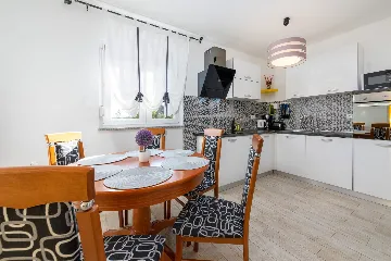 Family Villa with Pool in Kaštelir