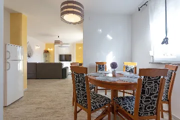 Family Villa with Pool in Kaštelir