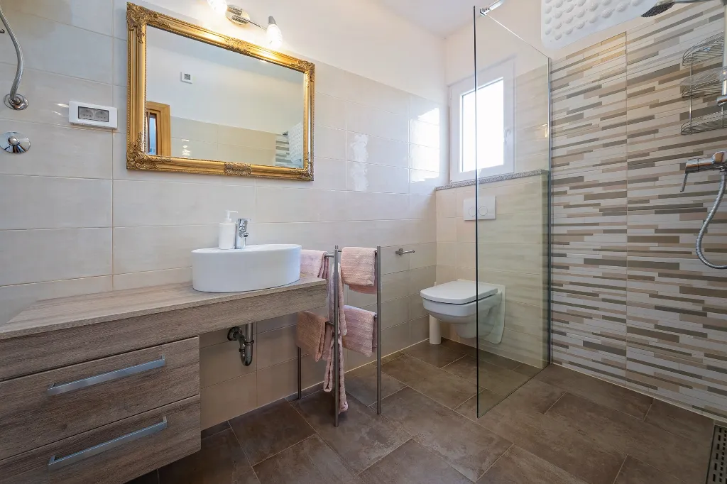 Family Villa with Pool in Kaštelir