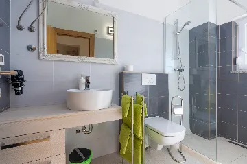 Family Villa with Pool in Kaštelir