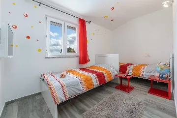 Family Villa with Pool in Kaštelir