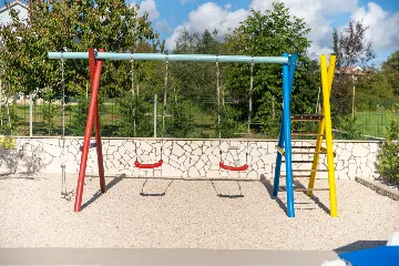 Family Villa with Pool in Kaštelir