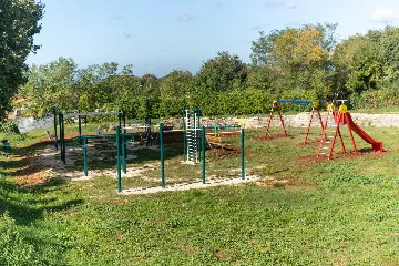 Family Villa with Pool in Kaštelir