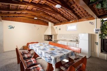 Family Villa with Pool in Kaštelir