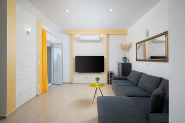 Family Villa with Pool in Kaštelir