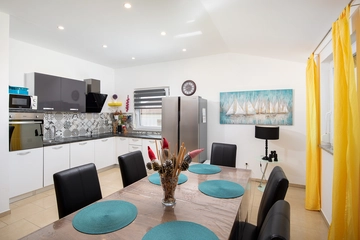 Family Villa with Pool in Kaštelir