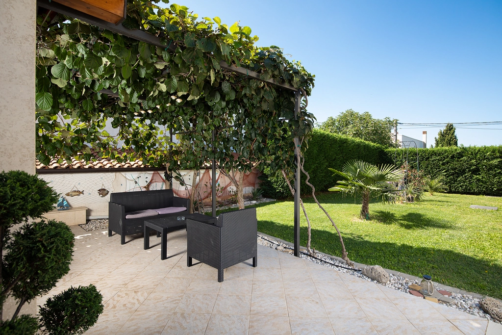 Family Villa with Pool in Kaštelir