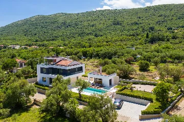 Modern Villa with Pool and Sauna in Labin