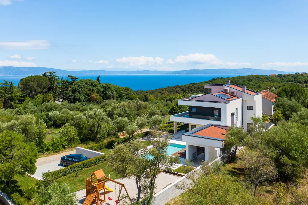 Modern Villa with Pool and Sauna in Labin