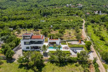 Modern Villa with Pool and Sauna in Labin